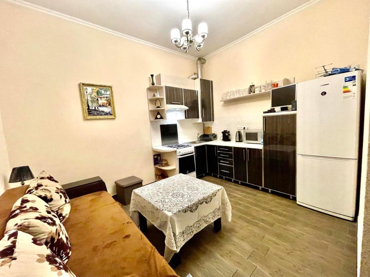 V&O Whitechocolateapt 800 M To Opera Lviv Exterior photo